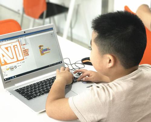 寧波海曙區(qū)兒童編程啟蒙指南 點(diǎn)燃未來(lái)科技之星